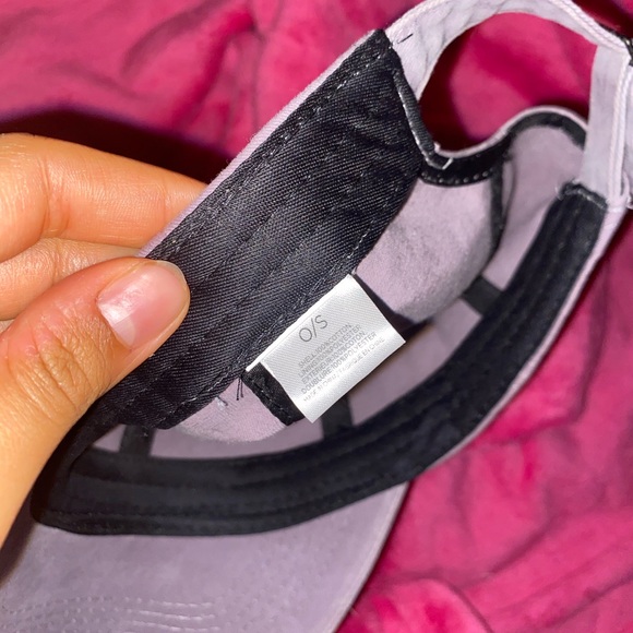 Distressed grey cap - Picture 3 of 3